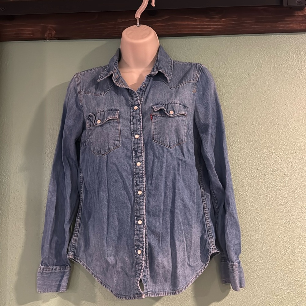 Levi’s denim button down top size